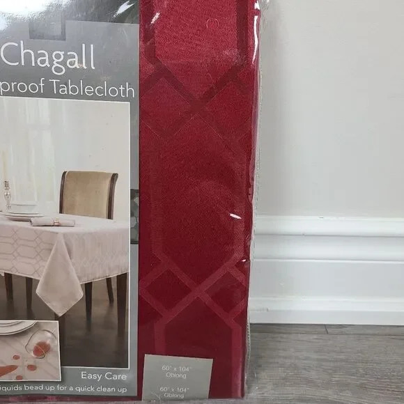 CHAGALL Spillproof Rectangular Tablecloth in  Rio Red - Picture 10 of 12